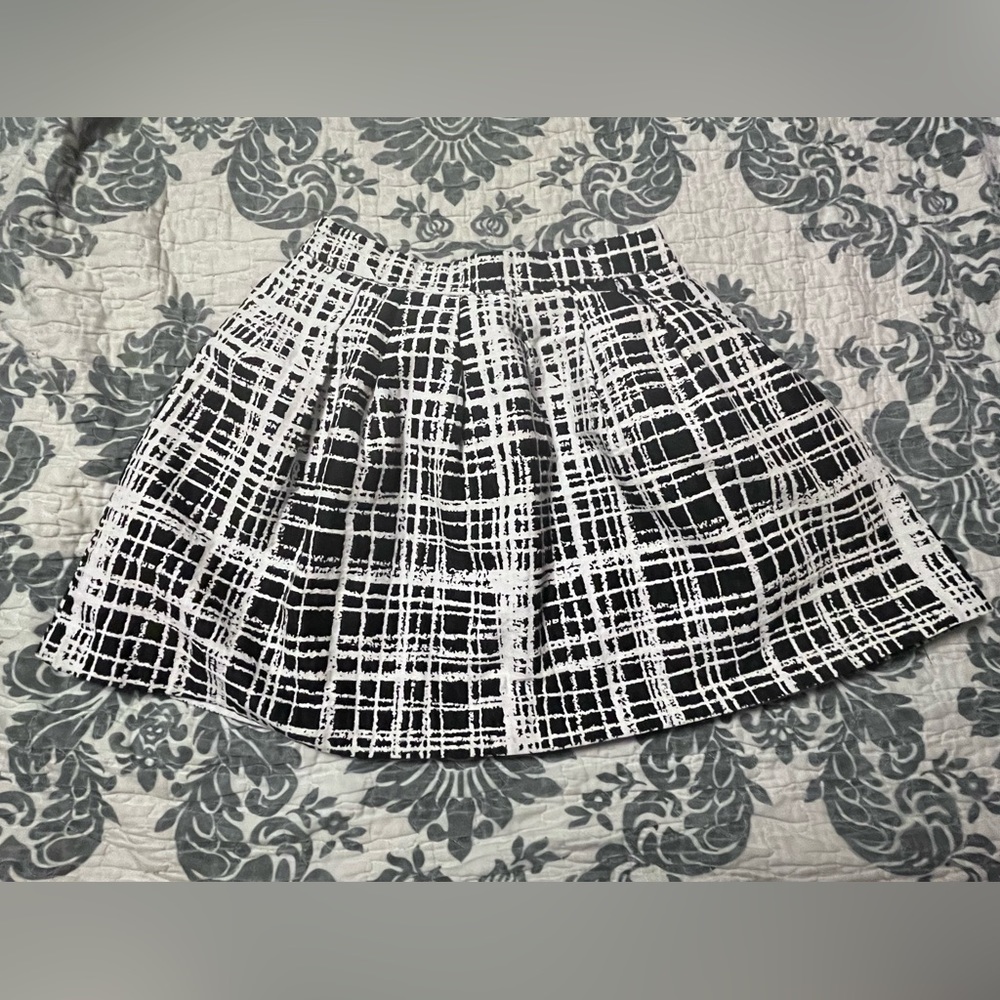 Sparkle & Fade Geometric Pattern Skirt